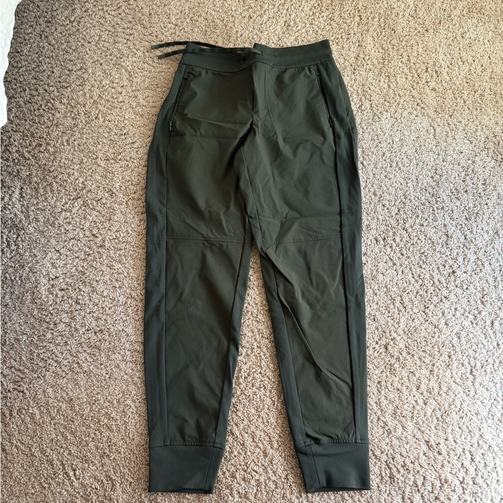 Athleta olive Green Jogger Pants